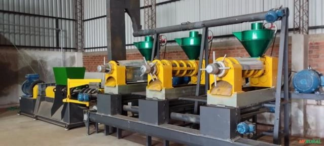 EXTRUSORA PARA FÁBRICA DE FARELO DE SOJA/ÓLEO ETC - R$65.000,00 - LONDRINA PR. Imagem EXTRUSORA PARA FÁBRICA DE FARELO DE SOJA/ÓLEO ETC - R$65.000,00 - LONDRINA PR.