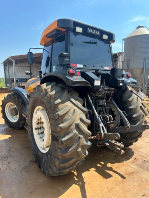 Trator Valtra BH180