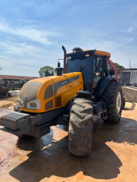 Trator Valtra BH180