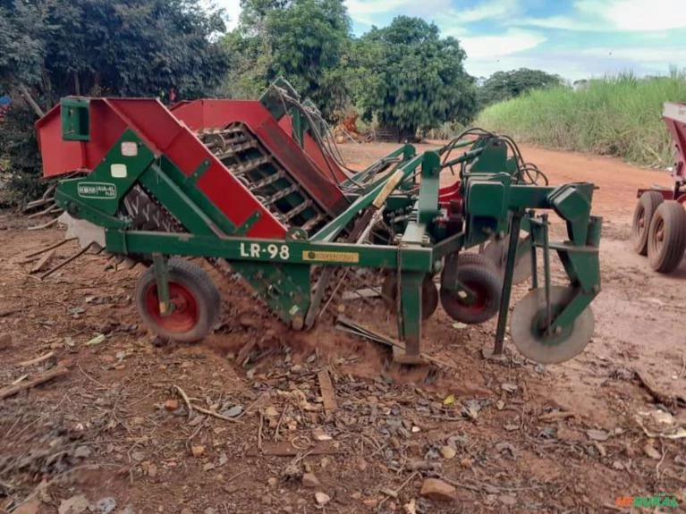 Arrancador de amendoim e outros, revisado pronto para o trabalho