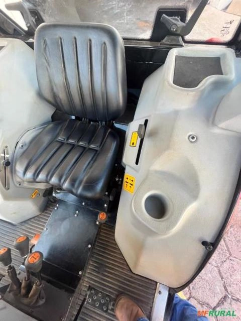 Imagem Trator Outros Massey Ferguson 4x4 ano 21 Imagem Trator Outros Massey Ferguson 4x4 ano 21