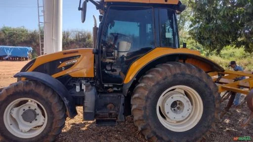 Imagem Trator valtra Imagem Trator valtra