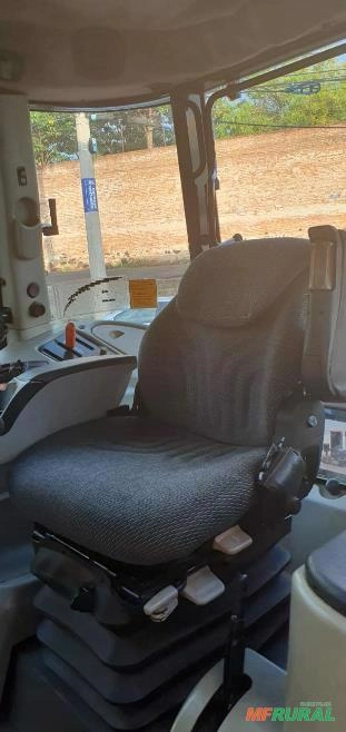 Imagem Trator agrícola 7415 semi novo Imagem Trator agrícola 7415 semi novo