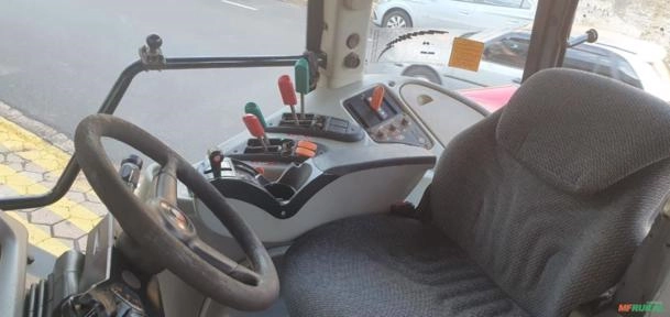 Imagem Trator agrícola 7415 semi novo Imagem Trator agrícola 7415 semi novo