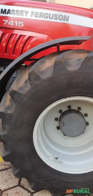 Imagem Trator agrícola 7415 semi novo Imagem Trator agrícola 7415 semi novo