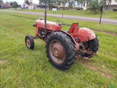 Imagem Trator Massey Ferguson 50x, único dono, todo original, mecânica excelente Imagem Trator Massey Ferguson 50x, único dono, todo original, mecânica excelente