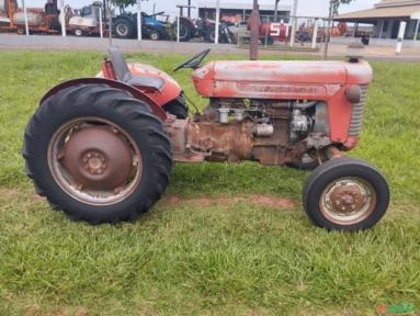 Imagem Trator Massey Ferguson 50x, único dono, todo original, mecânica excelente Imagem Trator Massey Ferguson 50x, único dono, todo original, mecânica excelente