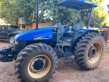 Trator New Holland Tl 85E ano 2011 Com 4 pneus novos  Revisado único dono  Pronto para trabalhar  Op Imagem Trator New Holland Tl 85E ano 2011 Com 4 pneus novos  Revisado único dono  Pronto para trabalhar  Op