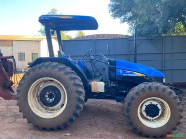Imagem Trator New Holland Tl 85E ano 2011 Com 4 pneus novos  Revisado único dono  Pronto para trabalhar  Op Imagem Trator New Holland Tl 85E ano 2011 Com 4 pneus novos  Revisado único dono  Pronto para trabalhar  Op