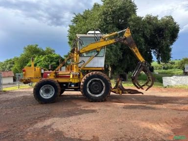 Carregadeira de cana Massey trator 290 Com 4 pneus novos Com rastelo Revisado unico dono Pronto Imagem Carregadeira de cana Massey trator 290 Com 4 pneus novos Com rastelo Revisado unico dono Pronto