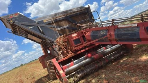 Calcareadeira Twin Master de amendoim ano 2018 Semi novo único dono Pronto para trabalhar Oportun Imagem Calcareadeira Twin Master de amendoim ano 2018 Semi novo único dono Pronto para trabalhar Oportun