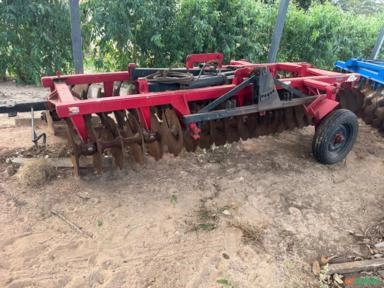 Imagem Grade niveladora com 44 discos . Com 2 pneus  Semi novo único dono  Pronto para trabalhar  Oportunid Imagem Grade niveladora com 44 discos . Com 2 pneus  Semi novo único dono  Pronto para trabalhar  Oportunid