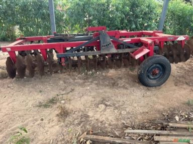Imagem Grade niveladora com 44 discos . Com 2 pneus  Semi novo único dono  Pronto para trabalhar  Oportunid Imagem Grade niveladora com 44 discos . Com 2 pneus  Semi novo único dono  Pronto para trabalhar  Oportunid