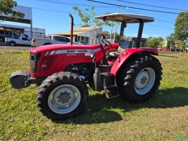 Trator Massey Ferguson  4275 ano 2012  Com 4 pneus novos  Com comando duplo  Único dono  Pronto para Imagem Trator Massey Ferguson  4275 ano 2012  Com 4 pneus novos  Com comando duplo  Único dono  Pronto para
