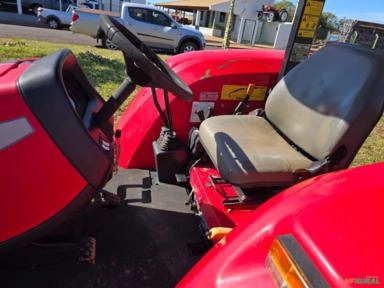 Imagem Trator Massey Ferguson  4275 ano 2012  Com 4 pneus novos  Com comando duplo  Único dono  Pronto para Imagem Trator Massey Ferguson  4275 ano 2012  Com 4 pneus novos  Com comando duplo  Único dono  Pronto para