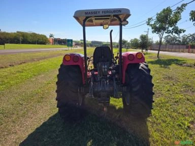Imagem Trator Massey Ferguson  4275 ano 2012  Com 4 pneus novos  Com comando duplo  Único dono  Pronto para Imagem Trator Massey Ferguson  4275 ano 2012  Com 4 pneus novos  Com comando duplo  Único dono  Pronto para