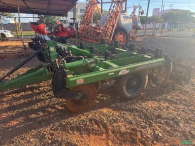 Subisolador tatu ast Matc. Ano 2022 Disco de corte com rolo Com 7 aste de 500 semi novo único dono Imagem Subisolador tatu ast Matc. Ano 2022 Disco de corte com rolo Com 7 aste de 500 semi novo único dono