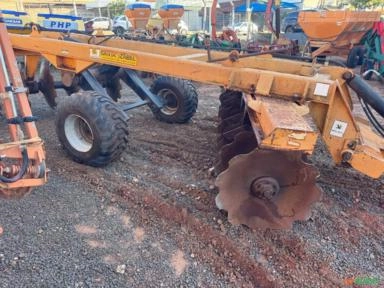 Imagem Grade 16/34 /370 Santa Isabel com 2 pneus novos único proto para trabalhar valor 65 mil Imagem Grade 16/34 /370 Santa Isabel com 2 pneus novos único proto para trabalhar valor 65 mil