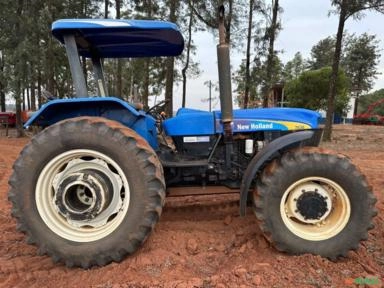 Trator New Holland 7630 - Ano 2011 Imagem Trator New Holland 7630 - Ano 2011