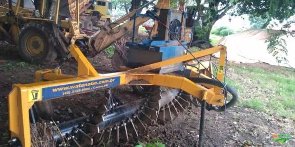 Trator de esteiras Komatsu D50