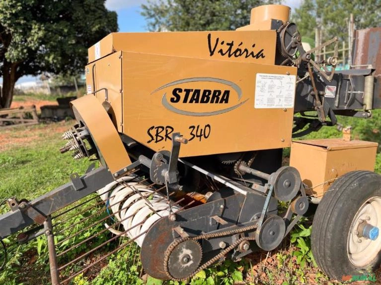 Enfardadeira Retangular Stabra Vitória SBR 340 Ano 2012 Imagem Enfardadeira Retangular Stabra Vitória SBR 340 Ano 2012