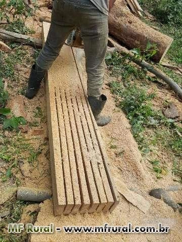 Madeira Serrada de Eucalipto Imagem Madeira Serrada de Eucalipto