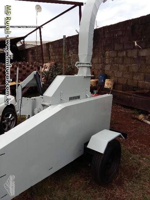 PICADOR TRITURADOR DE GALHOS Imagem PICADOR TRITURADOR DE GALHOS