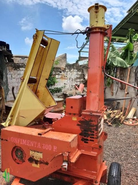 Ensiladeira Forrageira marca Menta Nova Confimenta Imagem Ensiladeira Forrageira marca Menta Nova Confimenta
