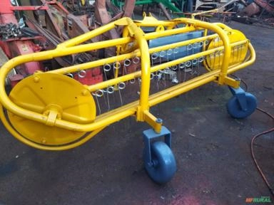 Imagem Enleirador de feno marca Stabra Girobar Imagem Enleirador de feno marca Stabra Girobar