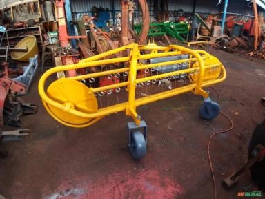 Imagem Enleirador de feno marca Stabra Girobar Imagem Enleirador de feno marca Stabra Girobar