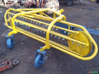 Imagem Enleirador de feno marca Stabra Girobar Imagem Enleirador de feno marca Stabra Girobar