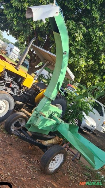 Imagem Ensiladeira Picadeira estacionária marca Nogueira modelo EN 6700 F4 Imagem Ensiladeira Picadeira estacionária marca Nogueira modelo EN 6700 F4