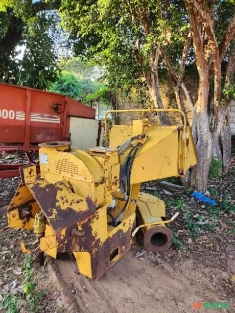 PICADOR TRITURADOR FLORESTAL OU DE GALHOS VERMEER