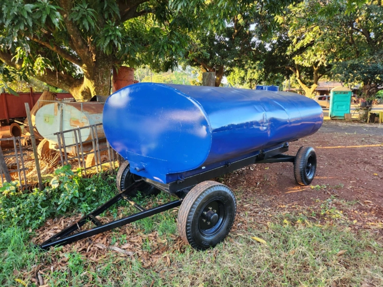 TANQUE CARRETA TANQUE DE ÁGUA FIDO 6500 LITROS Imagem TANQUE CARRETA TANQUE DE ÁGUA FIDO 6500 LITROS