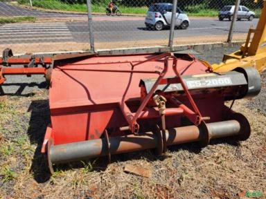 BATEDOR CONDICIONADOR DE CAPIM FENO STABRA Imagem BATEDOR CONDICIONADOR DE CAPIM FENO STABRA