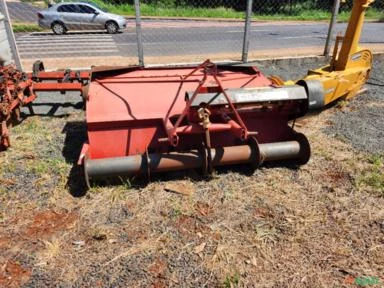 Imagem BATEDOR CONDICIONADOR DE CAPIM FENO STABRA Imagem BATEDOR CONDICIONADOR DE CAPIM FENO STABRA