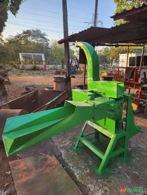 ENSILADEIRA FORRAGEIRA PICADEIRA NOGUEIRA EN12 F3 Imagem ENSILADEIRA FORRAGEIRA PICADEIRA NOGUEIRA EN12 F3