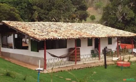 Fazenda Preservada para múltiplas aptidões com 441,05 há. Frei Gaspar, Minas Gerais.