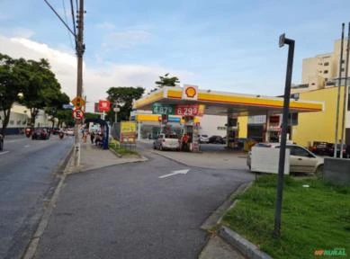 Posto de combustível 24H. Bandeira Shell na Região do Vale do Paraíba, São Paulo.