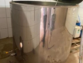 Tanque Resfriador de Leite em Inox 1.000 litros em excelente estado de conservação