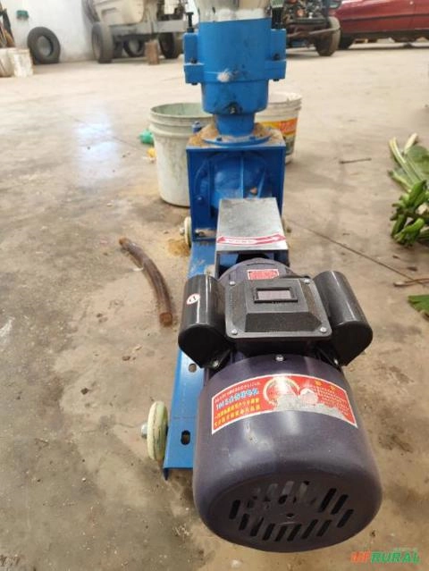 Imagem Peletizadora faz 150 kg ração hora Imagem Peletizadora faz 150 kg ração hora