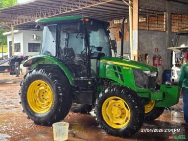 Trator John Deere 5080E 80cv 4x4 Gabinado 2021 — Vendo — Presidente Prudente/SP Martinópolis/SP Imagem Trator John Deere 5080E 80cv 4x4 Gabinado 2021 — Vendo — Presidente Prudente/SP Martinópolis/SP