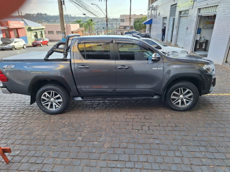 Toyota Hilux SRV 2017