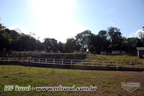 HARAS A VENDA TOTALMENTE FORMADO 16 HECTÁRES EM PIEDADE - SÃO PAULO 120 KM DE SP