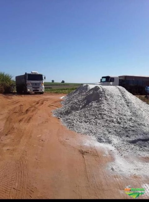 Calcário Dolomítico 75% + Gesso 25% Imagem Calcário Dolomítico 75% + Gesso 25%