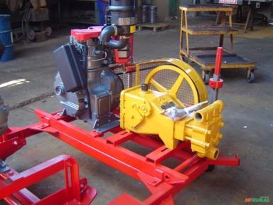 Bomba hidráulica e elétrica Imagem Bomba hidráulica e elétrica