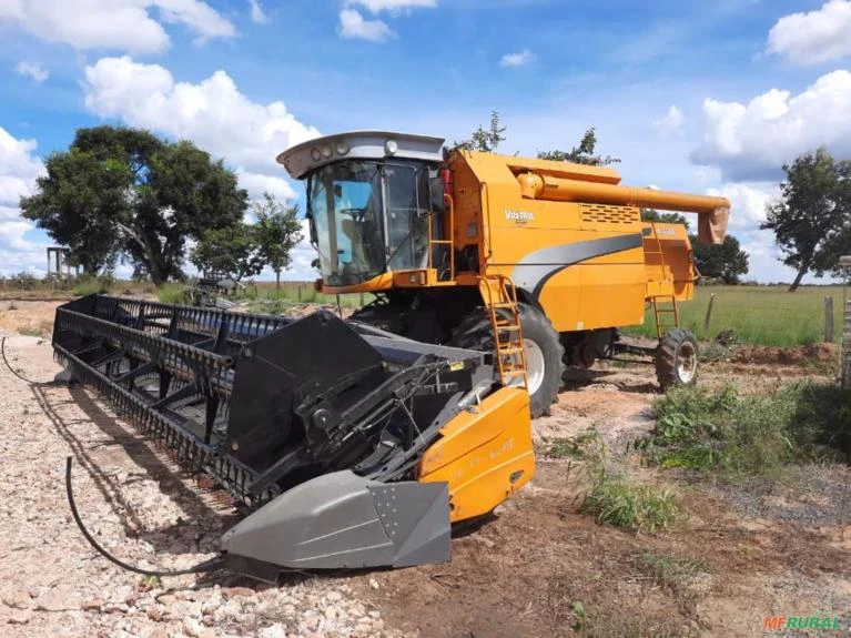 COLHEITADEIRA VALTRA BC4500