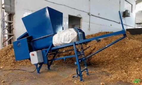 Máquina Compactadora e Empacotadora de Silagem e outros produtos agrícolas Automática