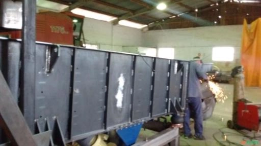 Imagem PENEIRA VIBRATÓRIA DE ALTA PRODUÇÃO Imagem PENEIRA VIBRATÓRIA DE ALTA PRODUÇÃO