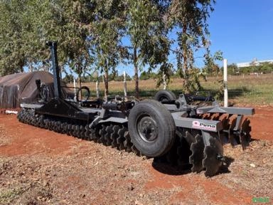 Grade Niveladora Flutuante Com Transporte Acionado No Pistão 92x22x192 Espaçamento Imagem Grade Niveladora Flutuante Com Transporte Acionado No Pistão 92x22x192 Espaçamento